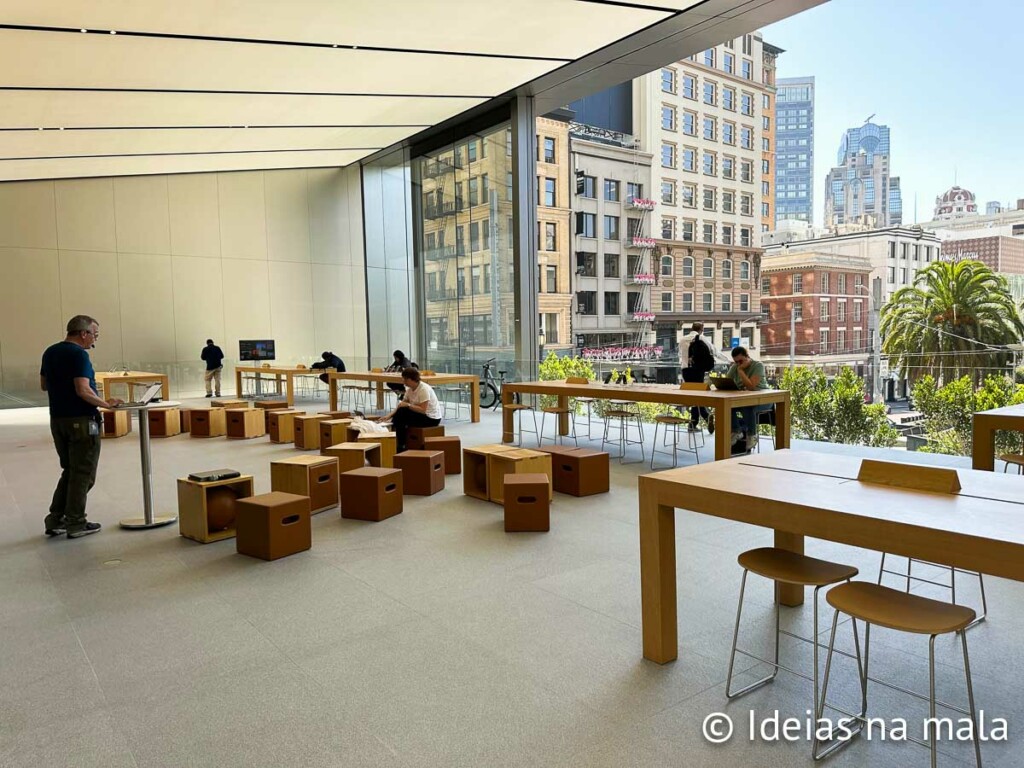 Interior da Apple Store em San Francisco