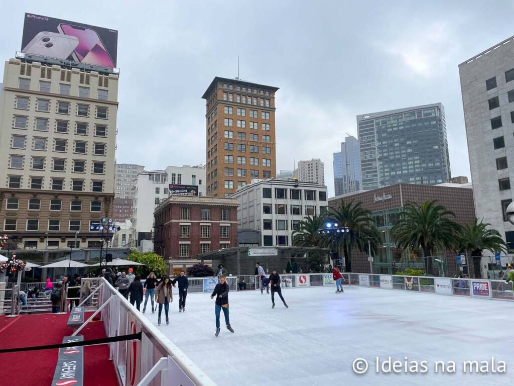 Patinação no gelo na Union Square em San Francisco