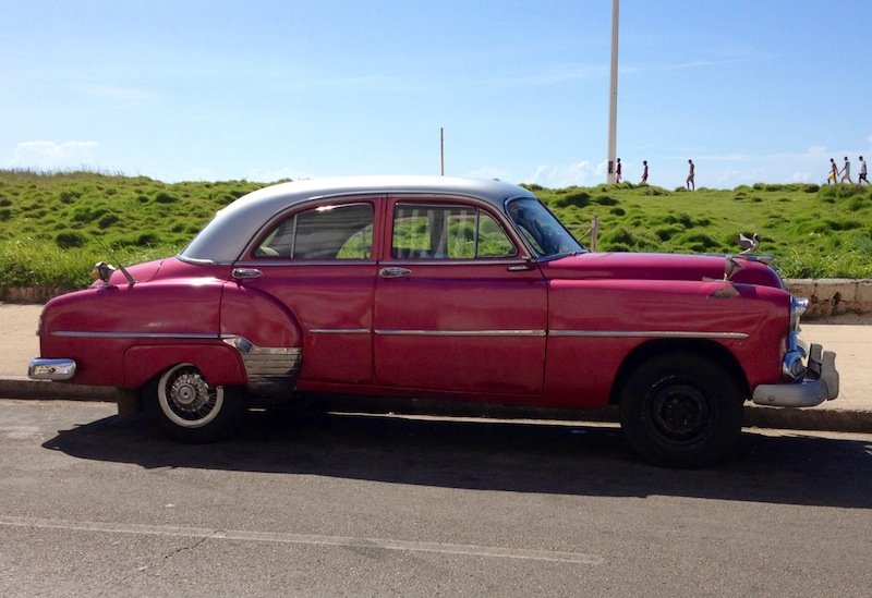 Carros antigos em Cuba