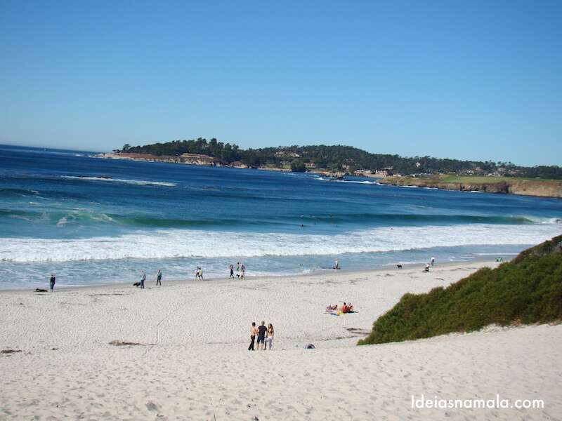 Praia de Carmel na Califórnia