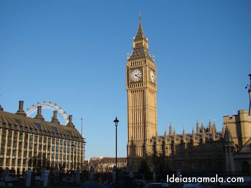 LONDRES, Reino Unido - JANEIRO 02, 2017: Garrafa de cerveja