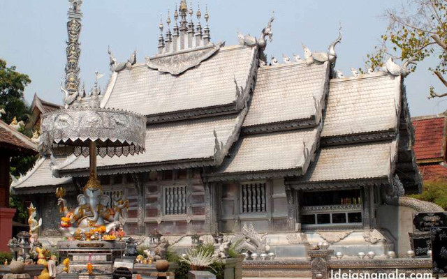 Wat Sri Suphan o templo de prata de Chian Mai