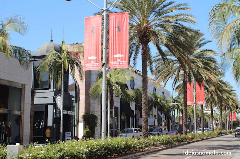 Coqueiros na Rodeo Drive em Beverly Hills