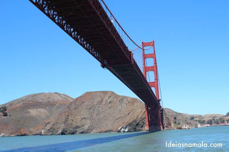 Passeio de barco na baía de San Francisco, passando embaixo da Golden Gate