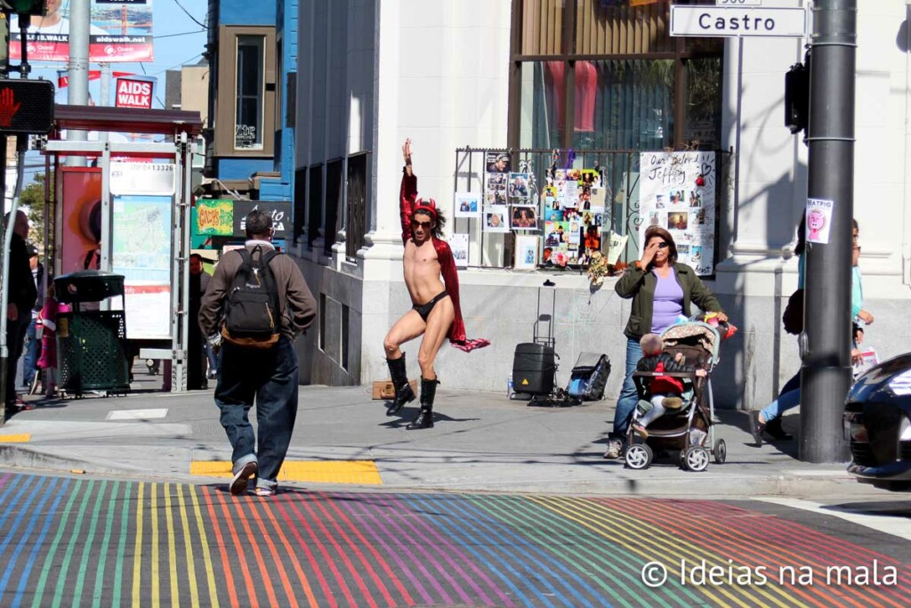 Faixa de pedestres colorida no Castro