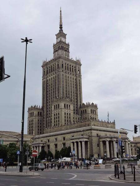 Dicas para roteiro na Polônia? torre do palácio de cultura e ciência de Varsóvia