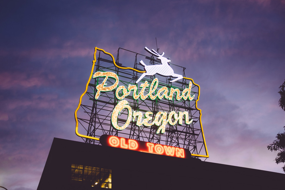Placa de Portland logo na entrada de Old Town