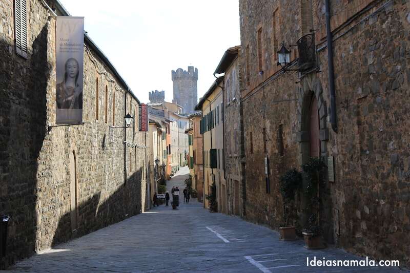 Ruas de Montalcino: passear pelo centro da cidade é muito gostoso