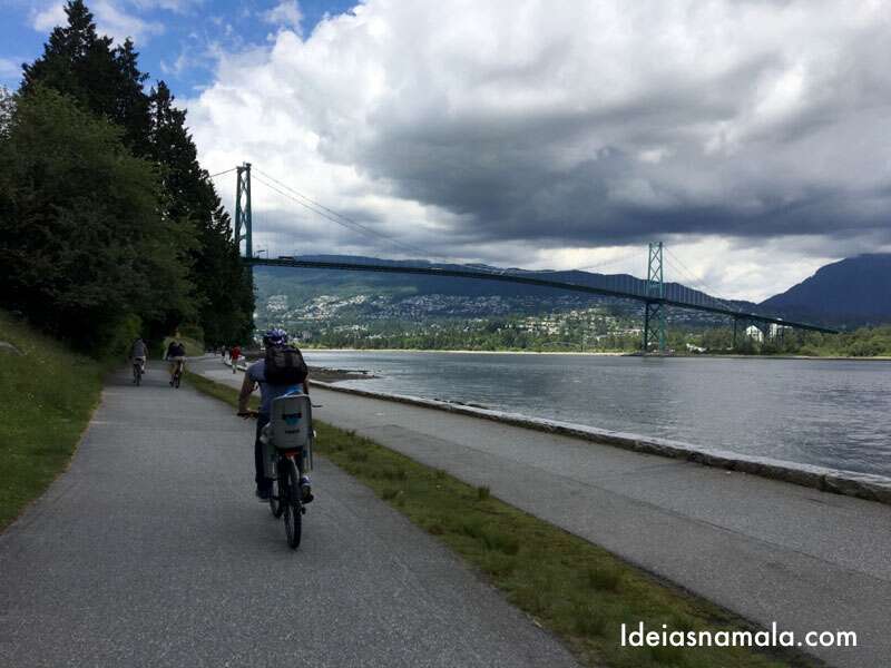 Passeio de bicicleta pelo Stanley Park em Vancouver