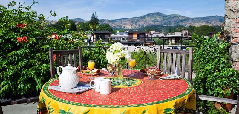 Lugar central para dormir em Napa Valley: mesa de café da manhã: simples e deliciosa