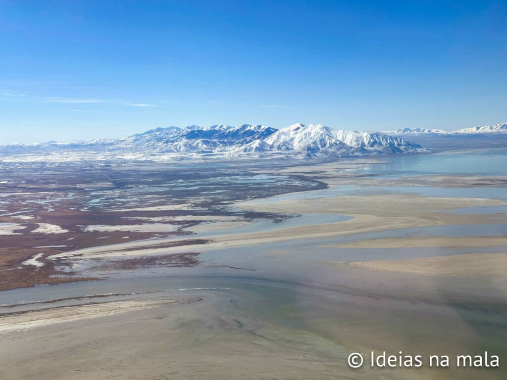 Great Salk Lake visto do alto do avião