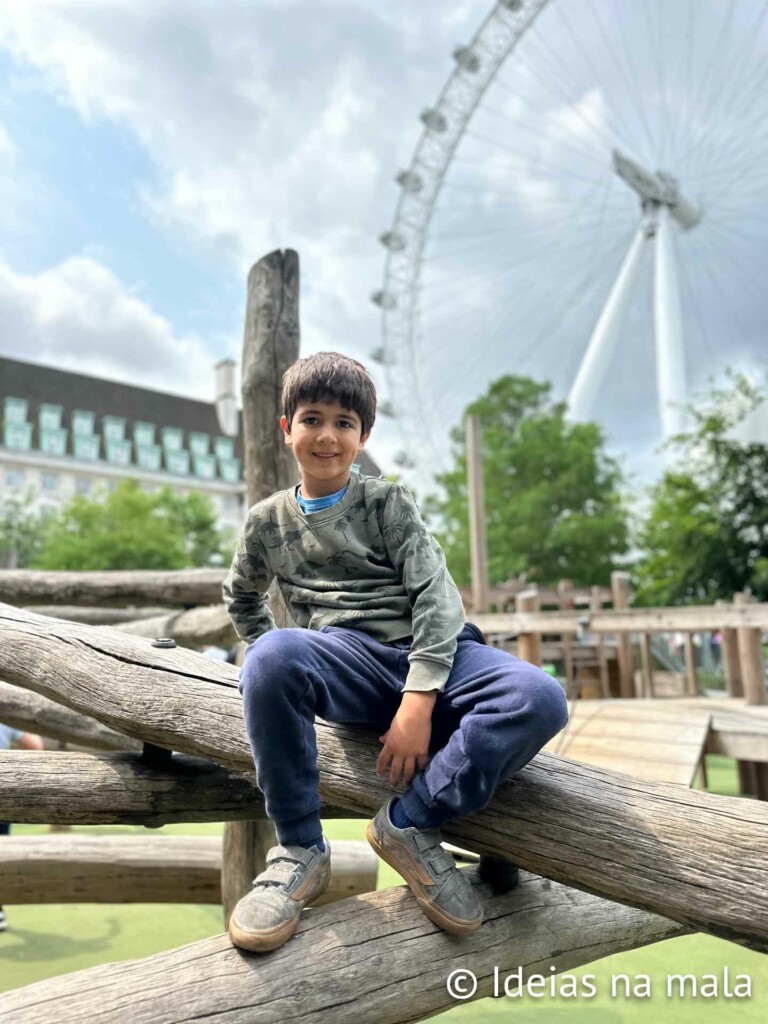 Jubille Gardens em Londres com crianças