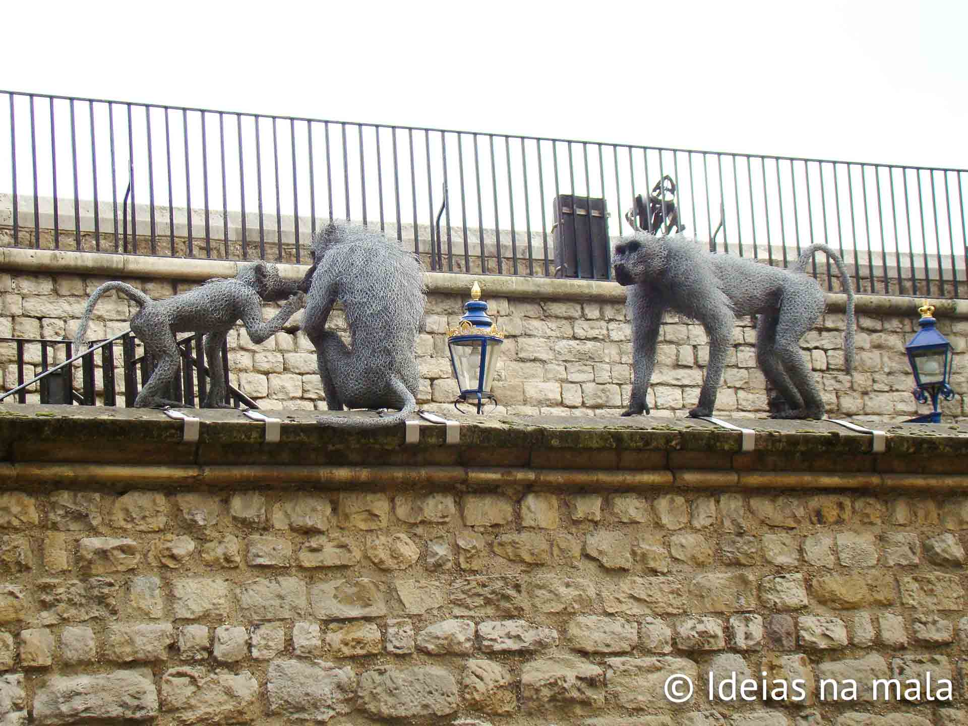 Macacos de mentira representam os que um dia viveram aqui na Torre de Londres