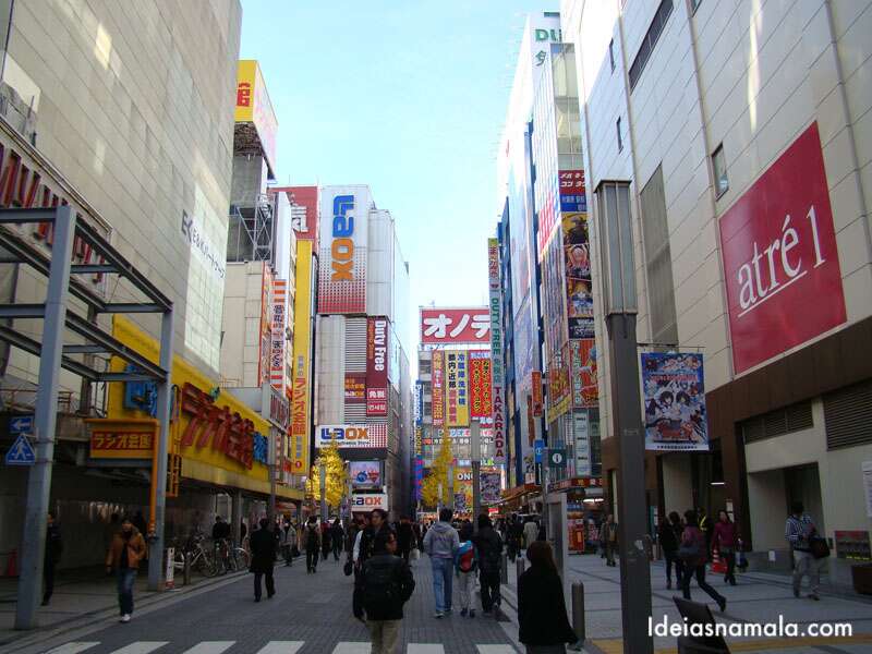 Akihabara: paraíso dos eletrônicos e cafés e reduto dos gamers e amantes de mangá