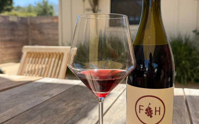 Vinhos na Folded Hills, uma das melhores vinícolas do Santa Ynez Valley