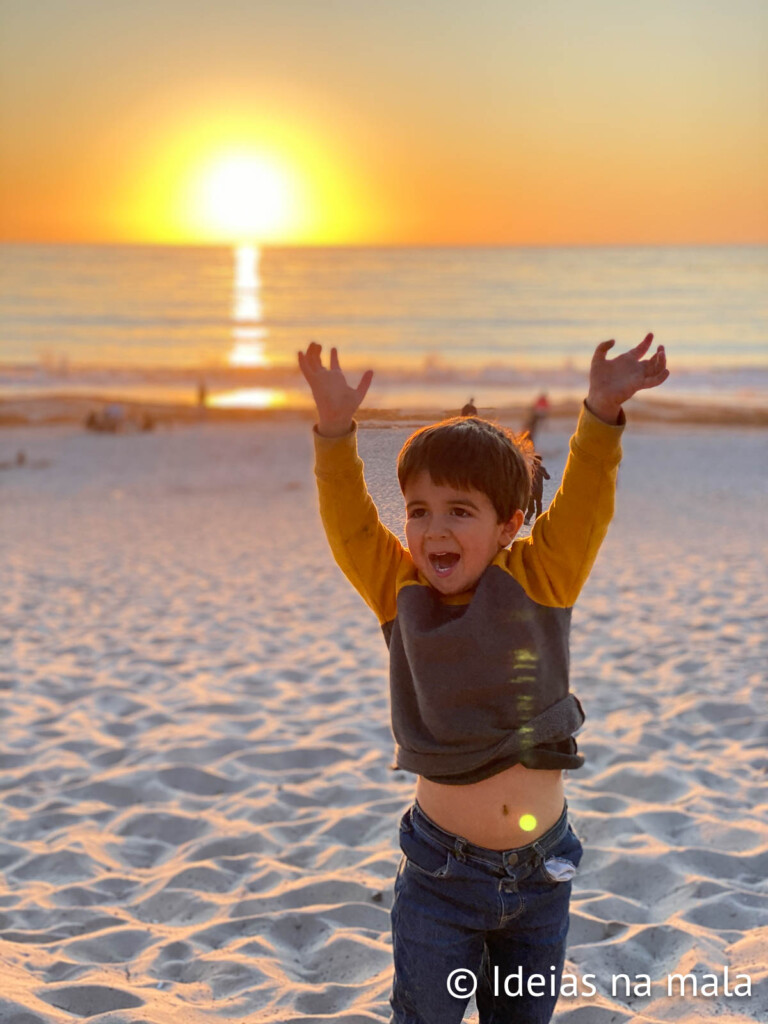 curtindo o pôr do sol em Carmel