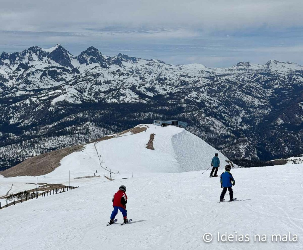 Vistas maravilhosas do topo de Mammoth Mountain