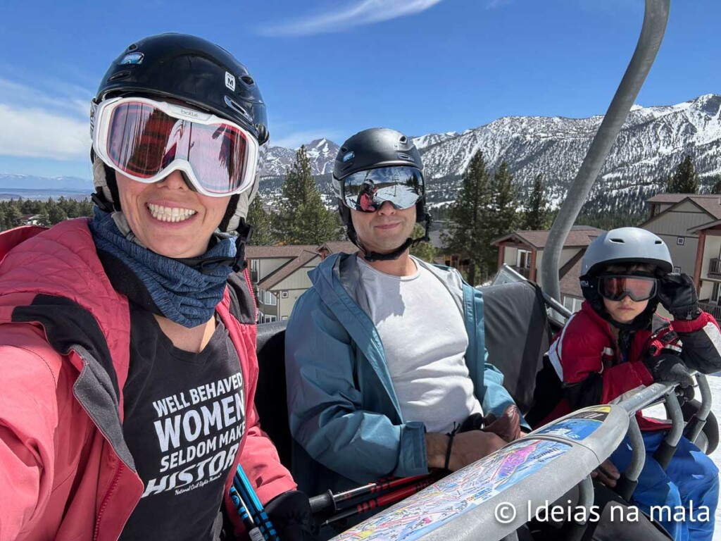 Família no teleférico de Mammoth Mountain