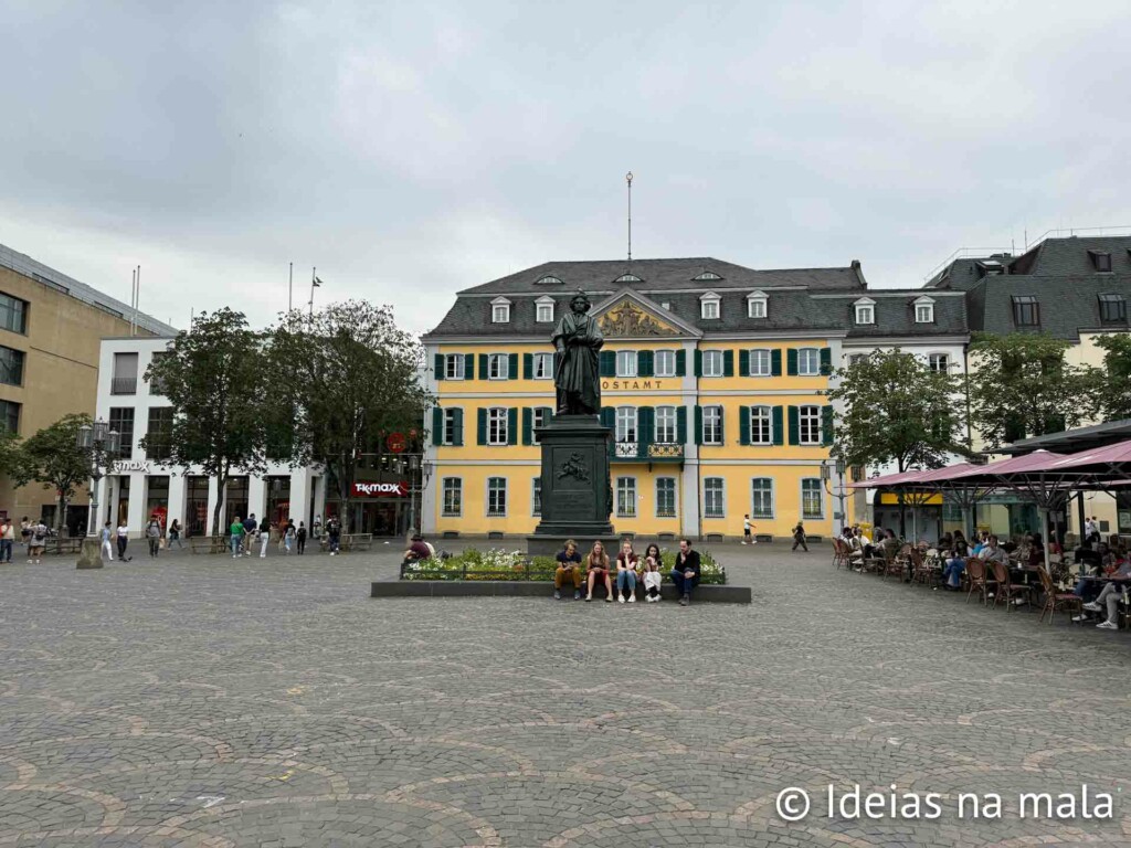 Estátua de Beethoven no centro de Bonn - Alemanha