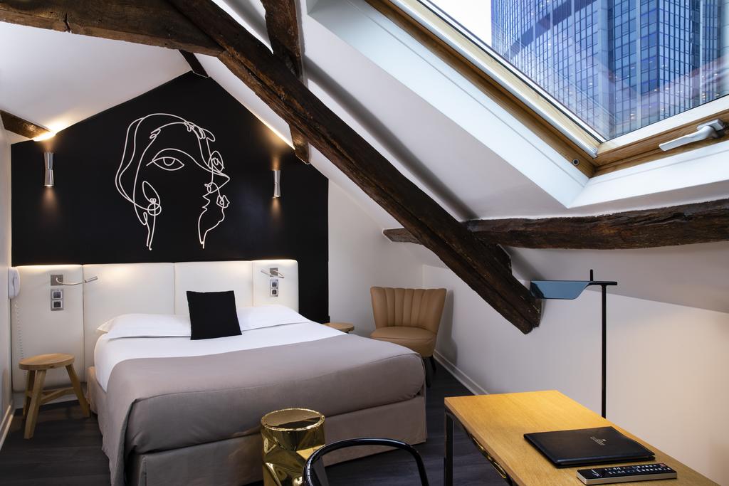 Excelente custo benefício em Montparnasse: quarto do hotel