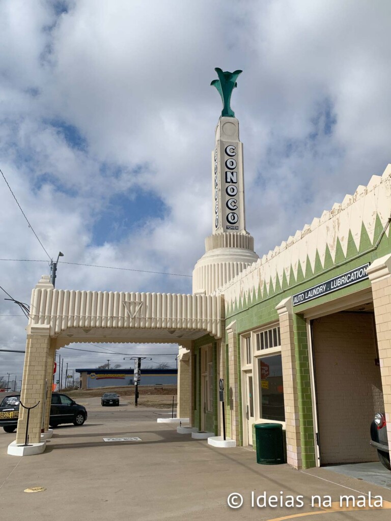 Conoco Tower Station and U-Drop Inn Café - Rota 66