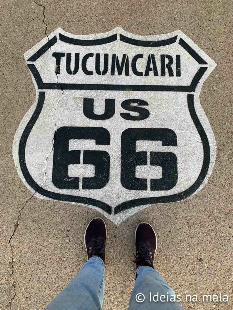 Marca da Rota 66 em Tucumari, Novo Mexico