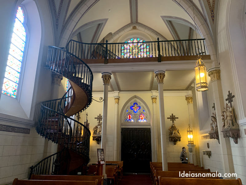 Escadaria famosa da capela do Loreto, uma das atrações de Santa Fé