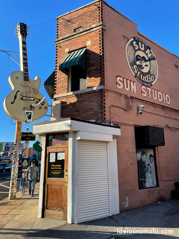 Sun Studio, o estúdio de música que revelou Elvis Presley. Dica: visite o local.