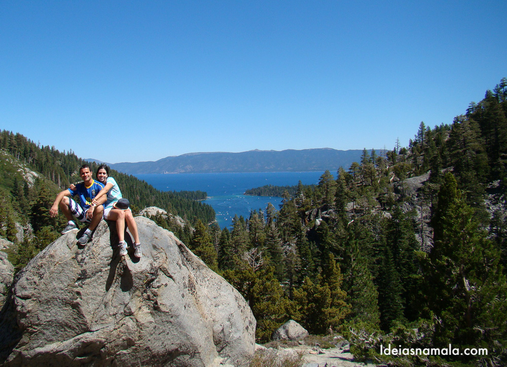 Lake Tahoe visto do alto da trilha para Eagle Lakes