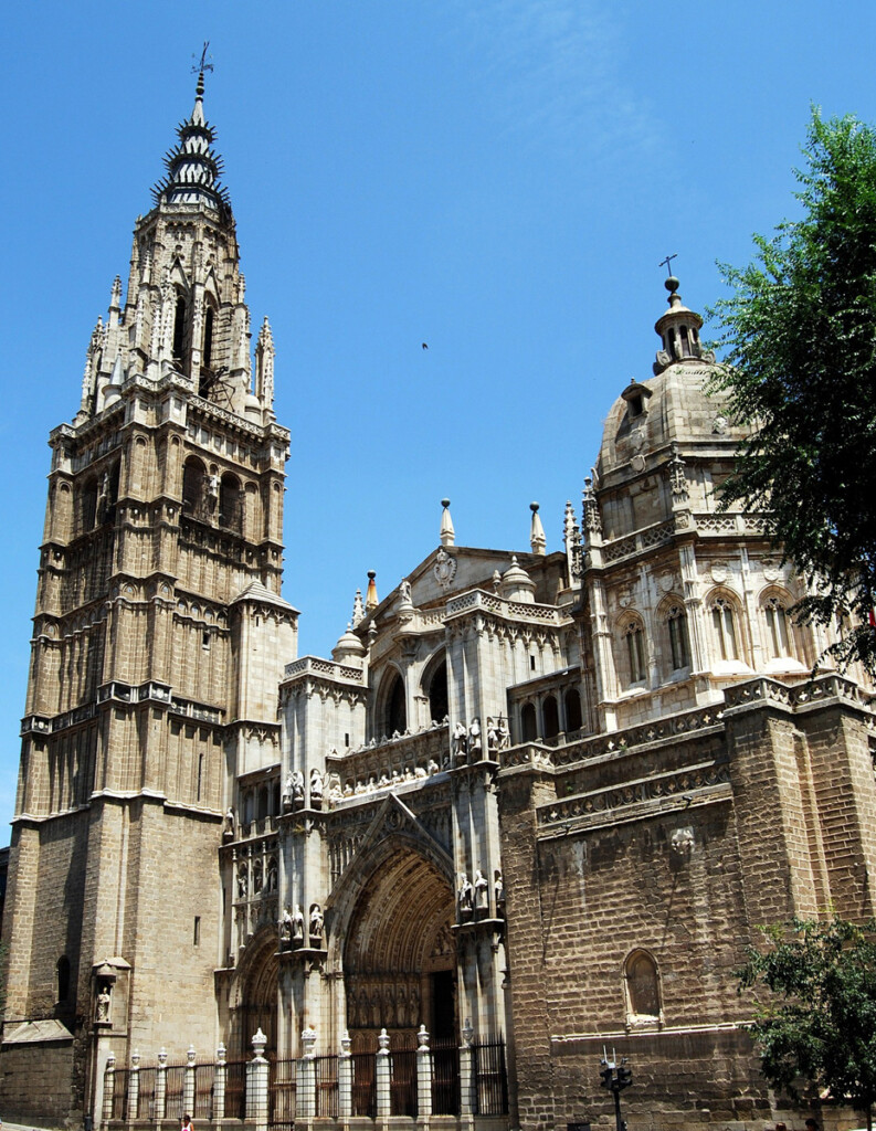 Fachada da Catedral de Toledo: uma visita que vale a pena