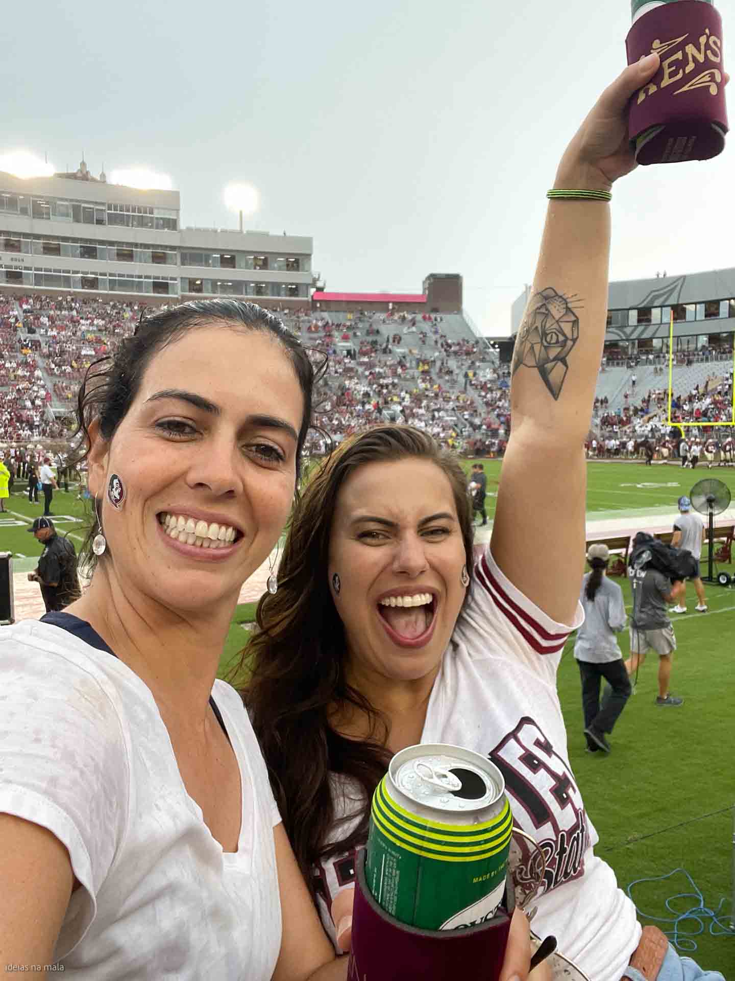 Time universitário de futebol americano vai duro ou vai para casa