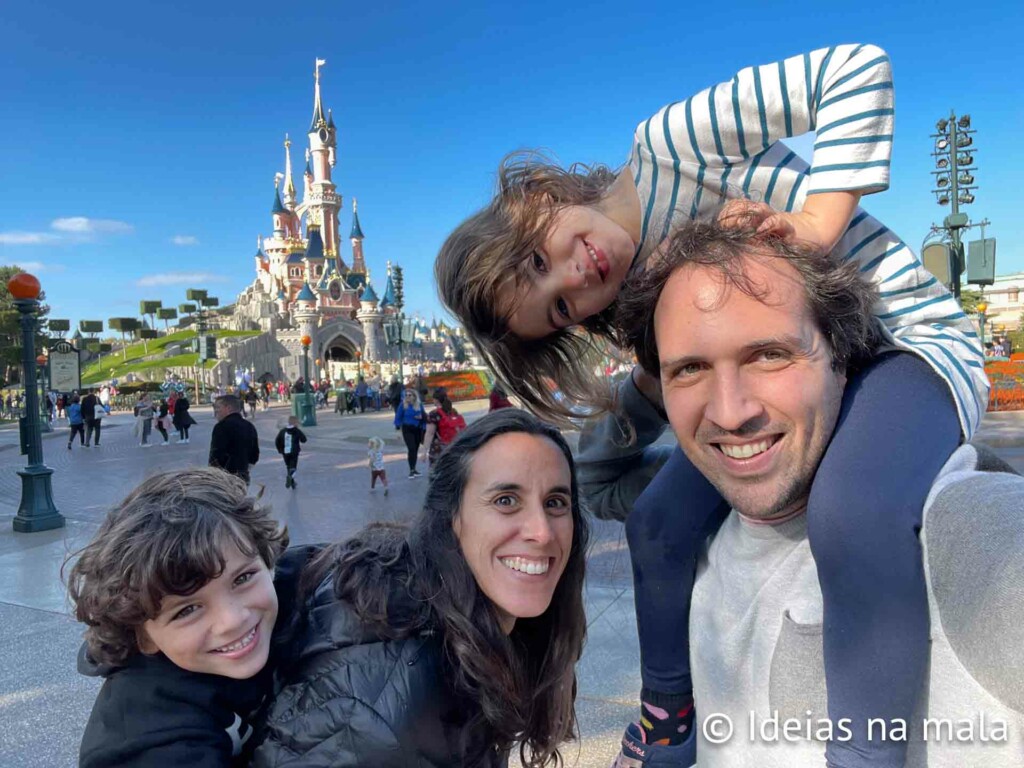 Disney de Paris em familia - foto no castelo