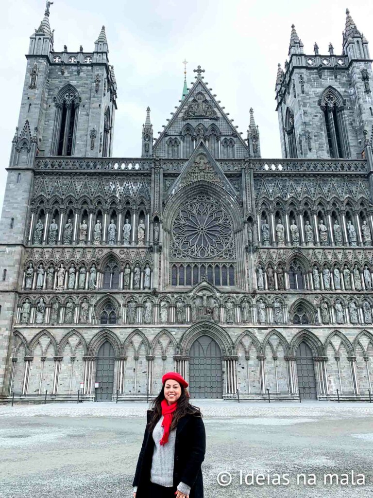 catedral medieval na Noruega