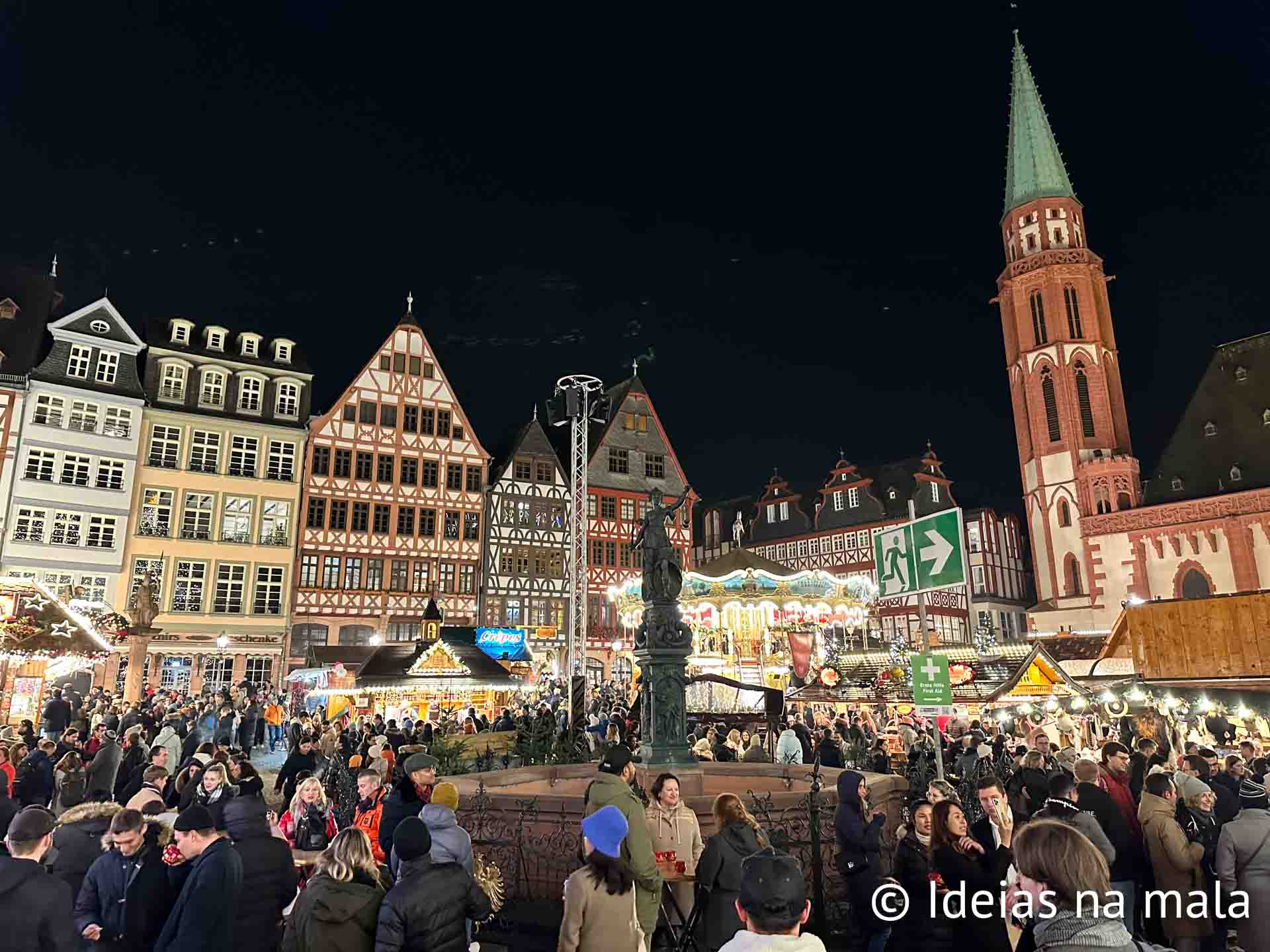 Praça Römerberg e o mercado de natal mais popular de Frankfurt