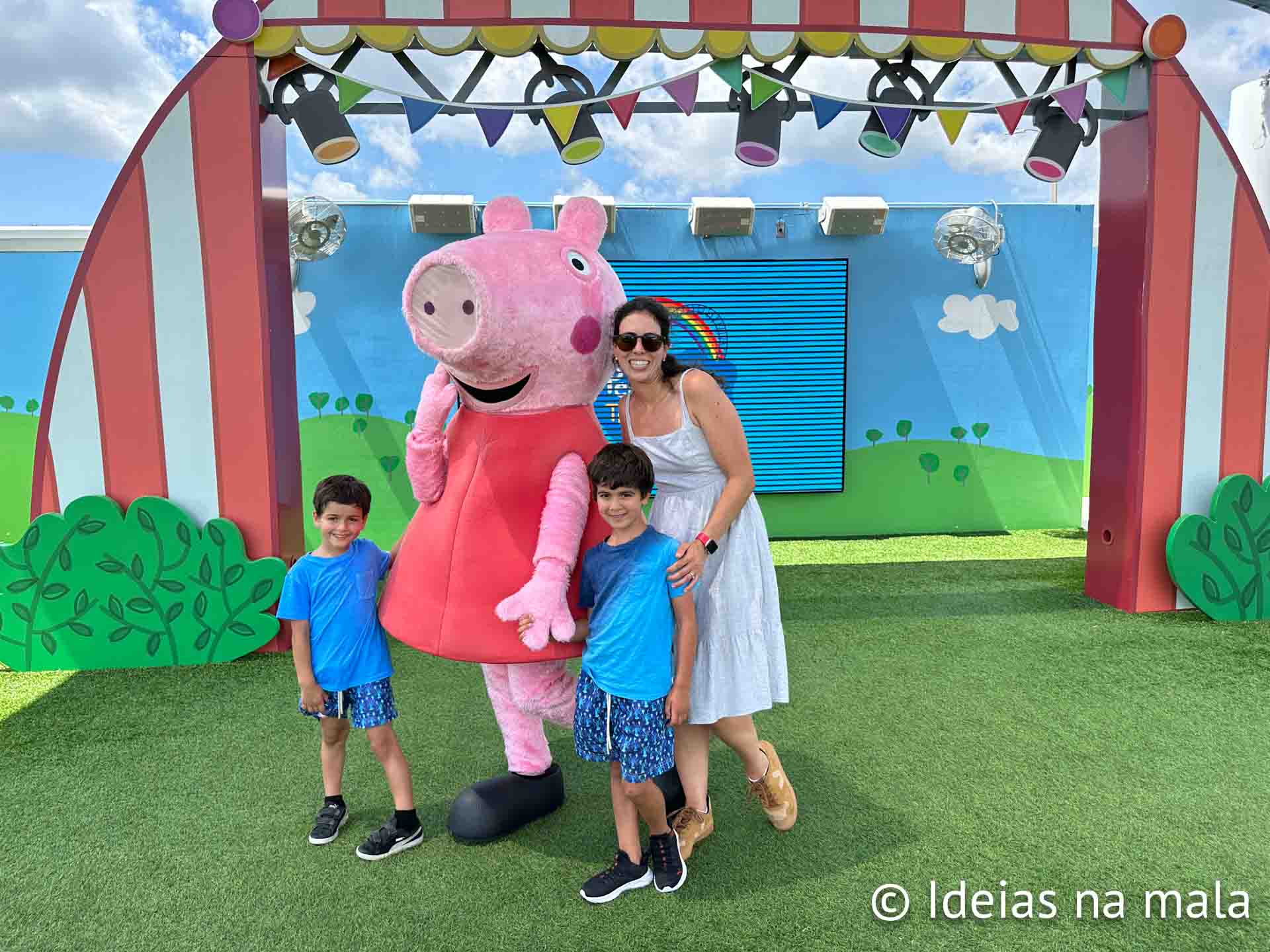 Brinquedo desenho peppa pig barco do vovo pig