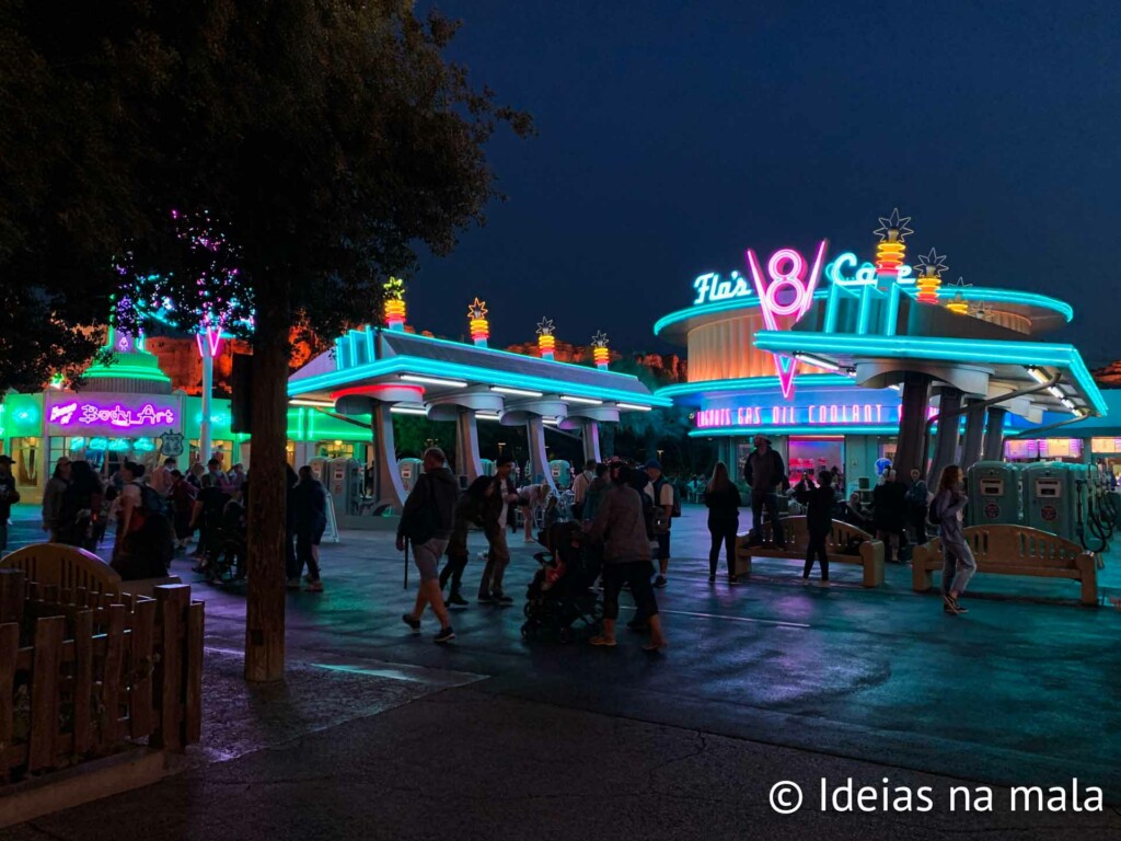 Iluminação da Radiator Springs na Disneyland