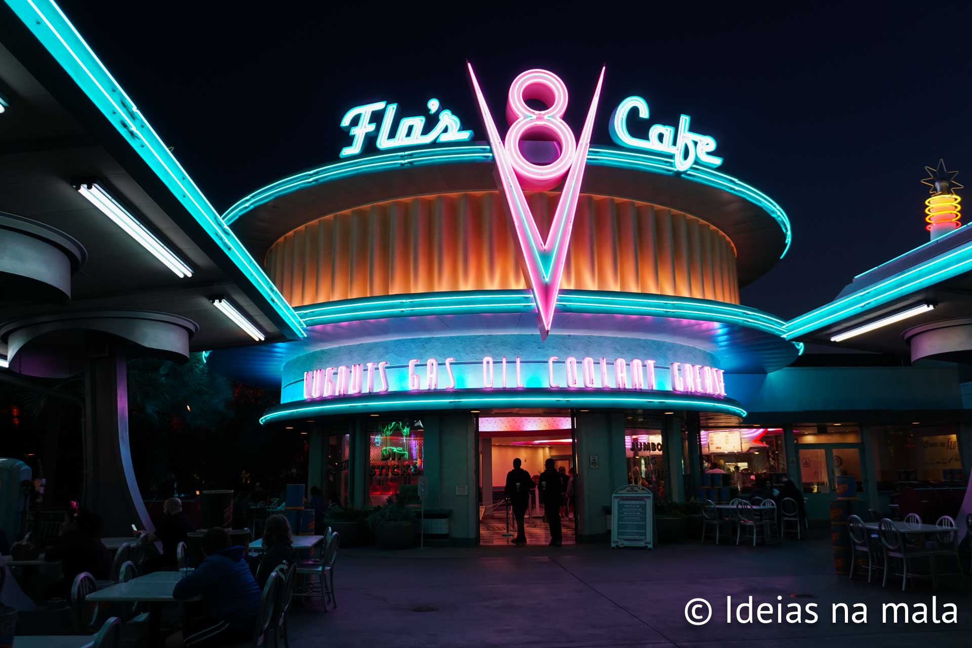 Flo Cafe Shell Cars Land na Disneyland: Uma visita divertida ao filme Carros