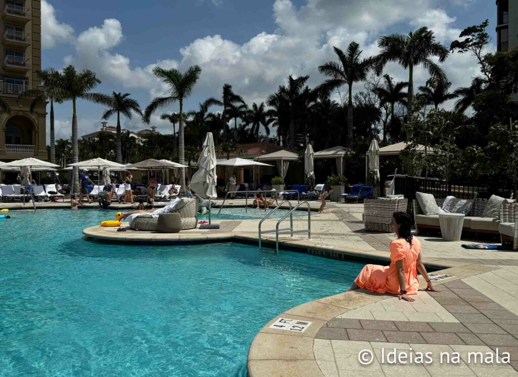 Complexo de piscinas do Ritz-Carlton em Naples na Flórida