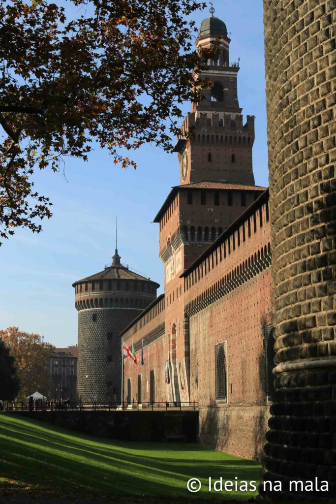 Castello Sforzesco em Roteiro de Milão