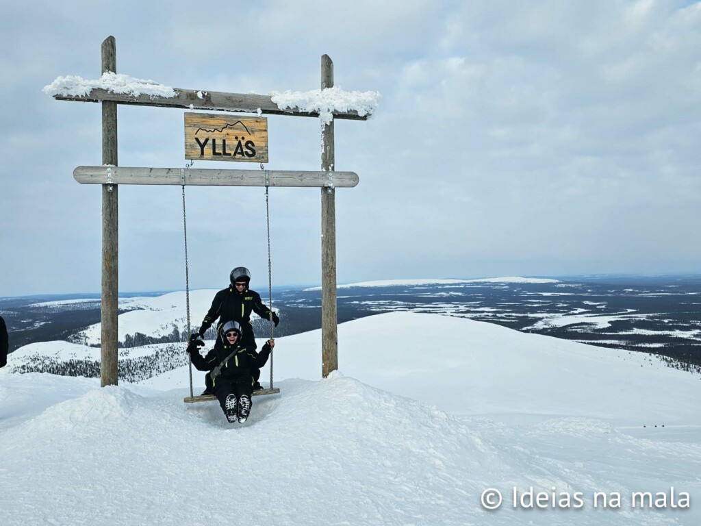 Balanço com vistas incríveis do norte da Finlândia