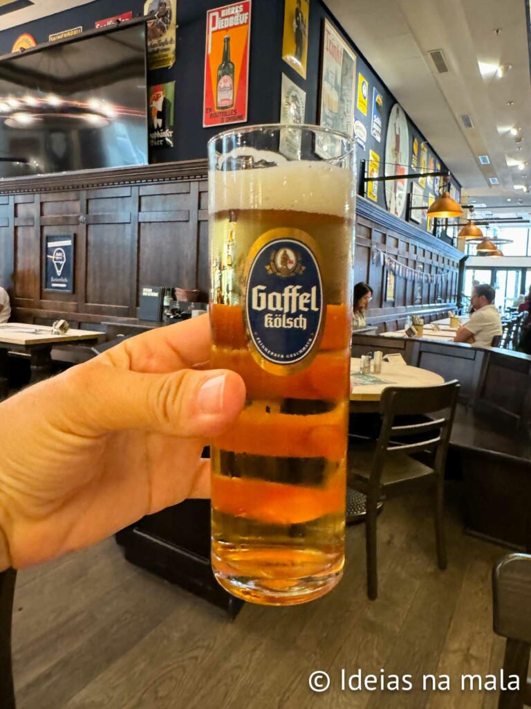 Cerveja Kolsch no Gaffel am Dom, cervejaria tradicional de Colônia