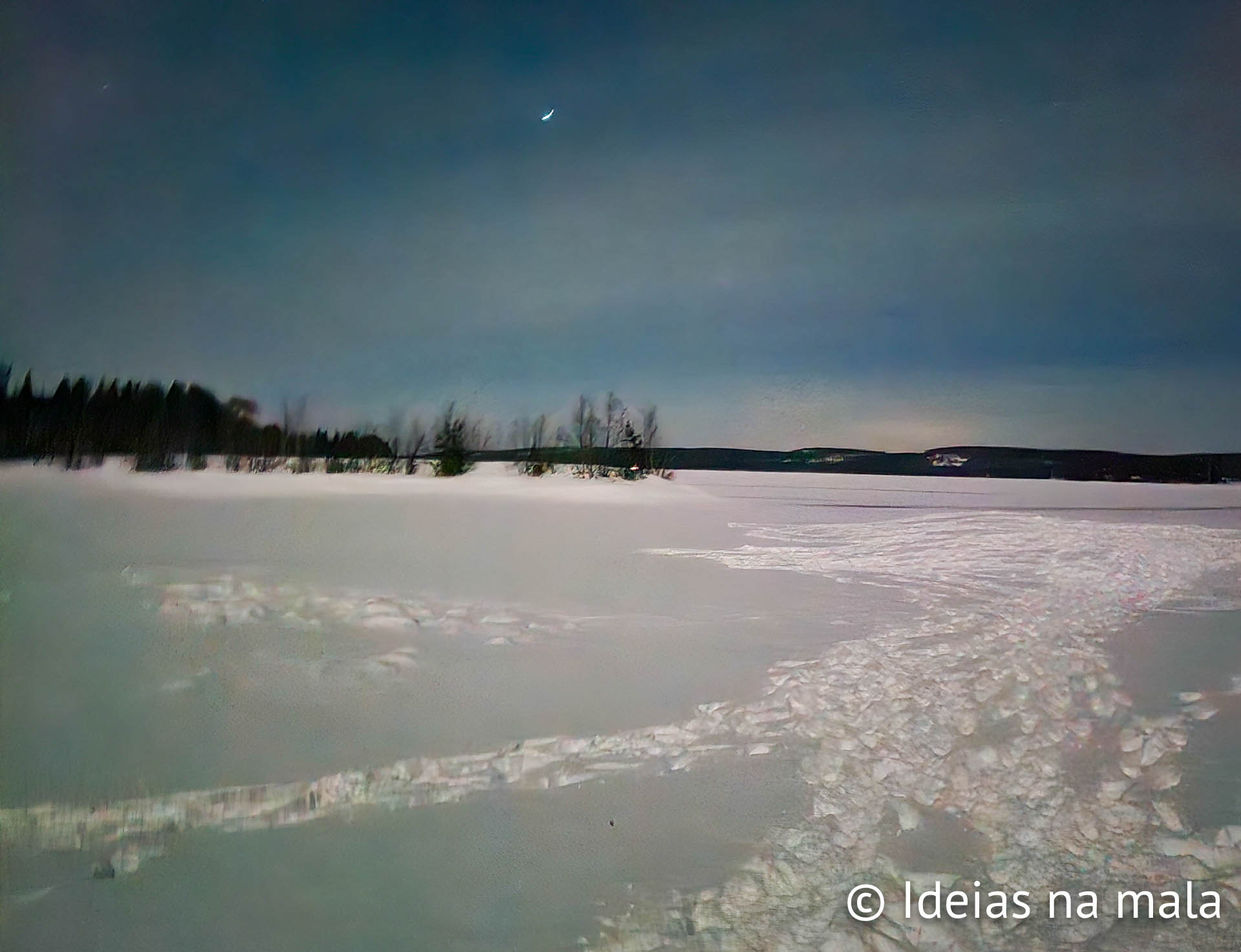 Lago congelado em Rovaniemi - Finlândia no inverno