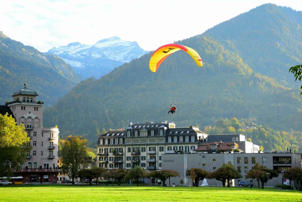 esportes radicais na suíça: como fazer um voo de parapente em Interlaken na Suíça