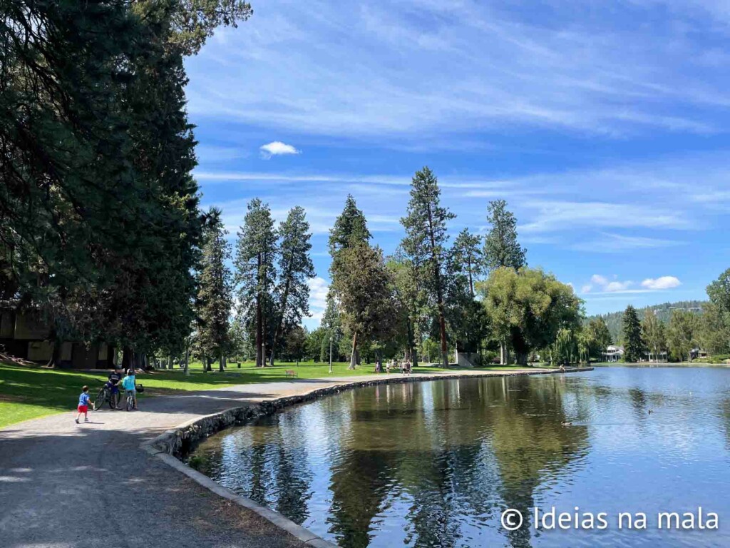 Mirror Pond no centro de Bend