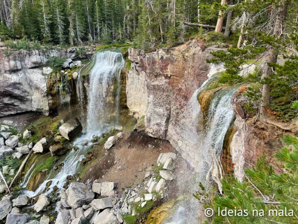 Paulina Creek Falls no Newberry Monument em Bend no Oregon