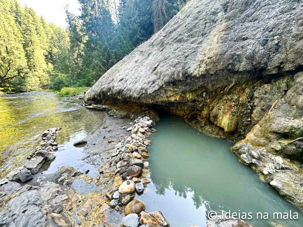 Piscinas termais de Umpaqua Hot Springs