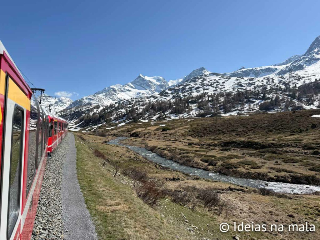 Atravessando as montanhas com o Bernina Express 