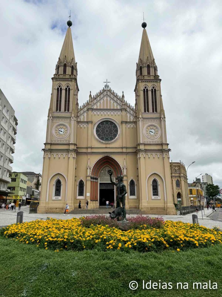 quais igrejas visitar em Curitiba