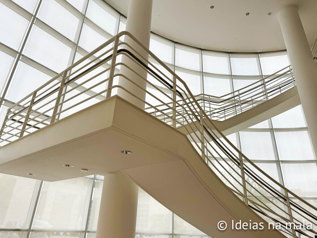 Arquitetura do Getty Center: olha essa escada