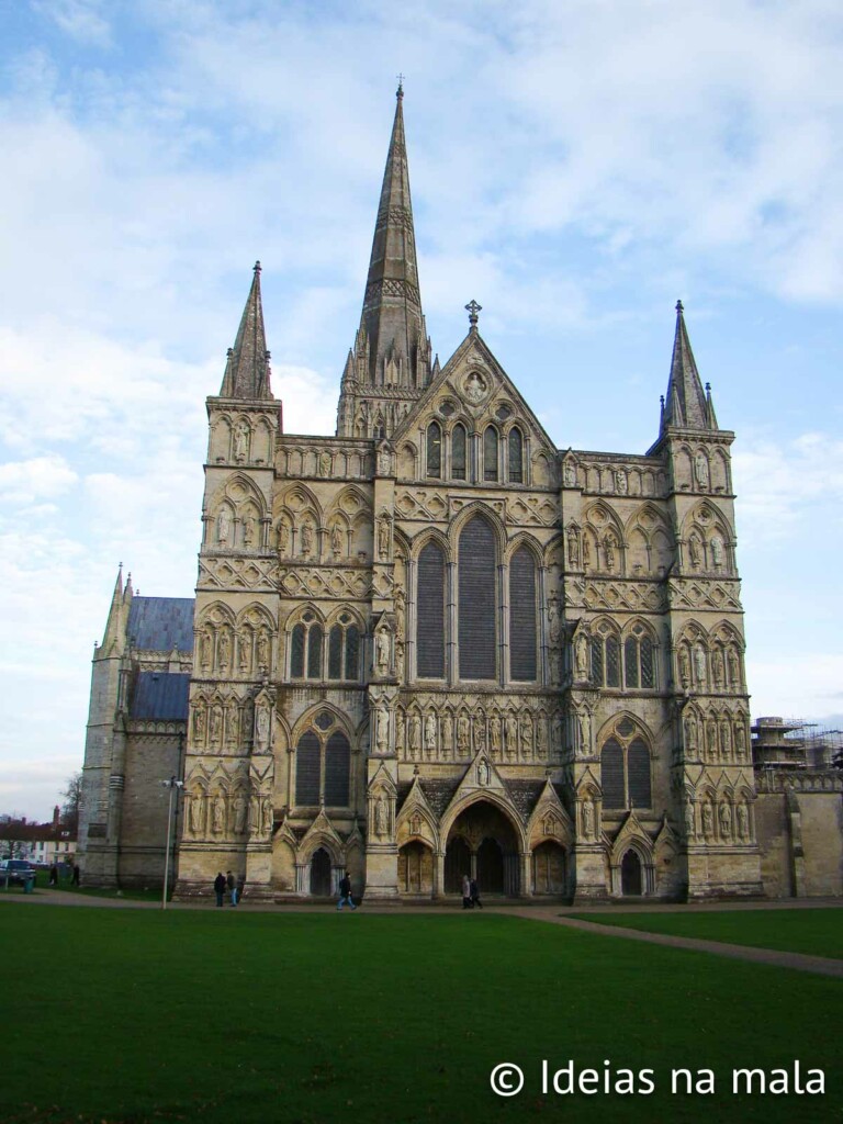 como é a visita na catedral de salisbury